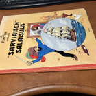 TINTIN SEIKKAILUT SARVIAISEN SALAISUUS 1962 - pikkukuva 1