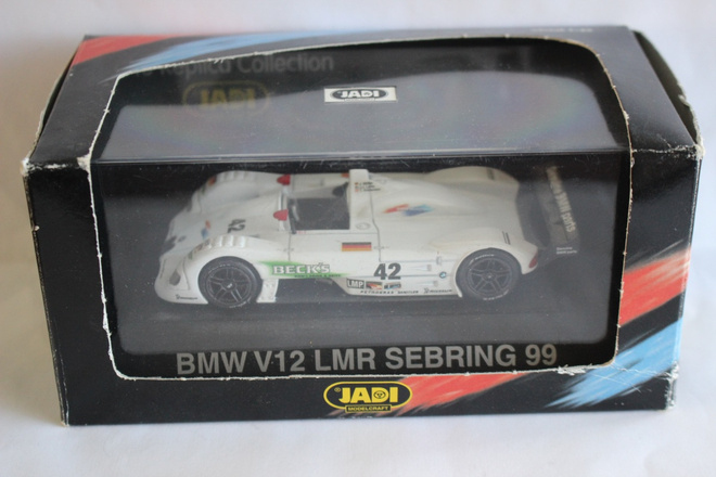 BMW V12 LMR Sebring 99 + alkup. laatikko ym.