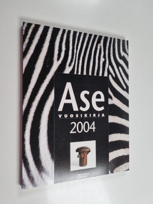 Asevuosikirja 2004