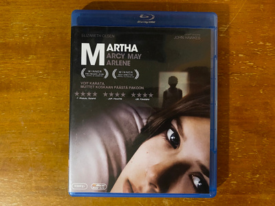 Martha Marcy May Marlene Blu-ray