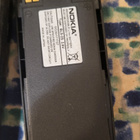 Musta sinertävä Nokia 5110 matkapuhelin - pikkukuva 4