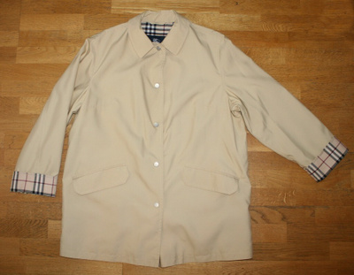 Burberry vaalea takki 46