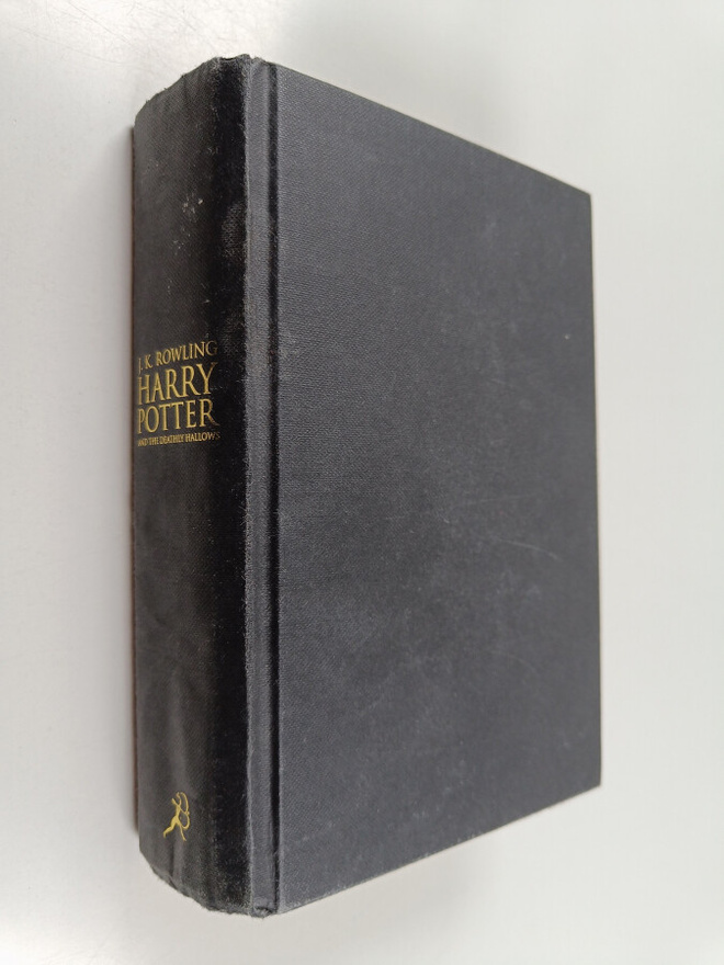 J. K. Rowling : Harry Potter and the deathly hallows