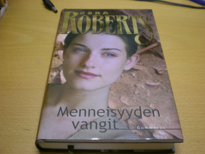 Nora Roberts: Menneisyyden vangit