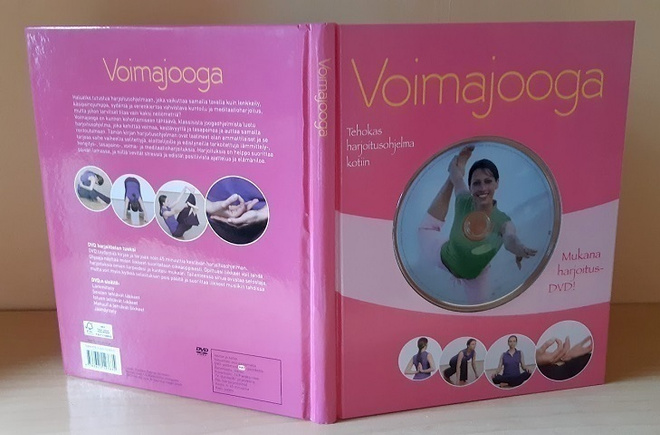 Voimajooga : tehokas harjoitusohjelma kotiin (+DVD)