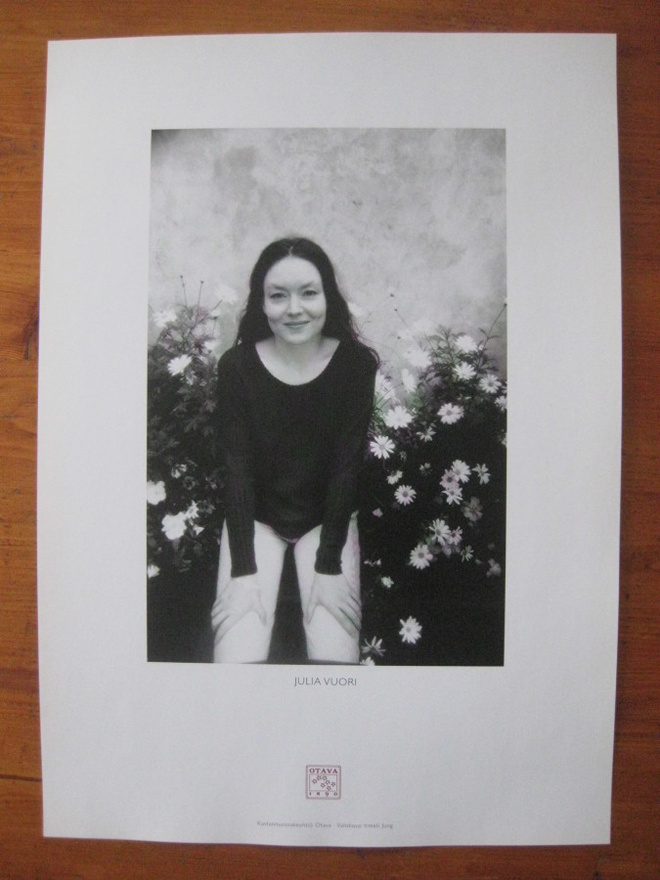 Taiteiijamuotokuva:  Julia Vuori /  I. Jung