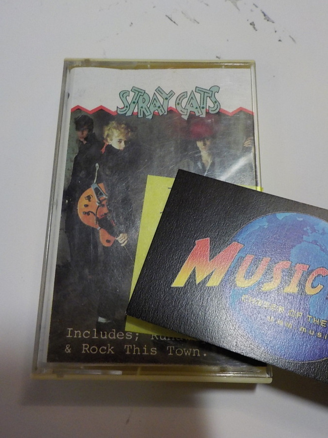 STRAY CATS - S/T SUOMI PAINOS C-KASETTI
