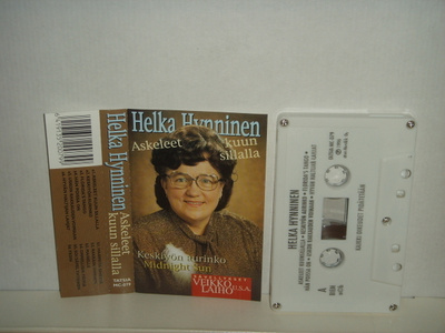Helka Hynninen * Askeleet kuun sillalla *