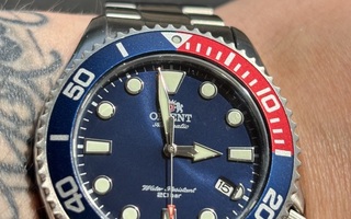 ORIENT Triton , RA-AC0K03L10B ”full set” sis.postit!