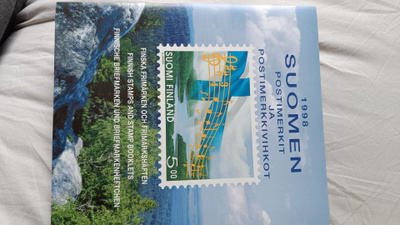 Suomen postimerkit ja postimerkkivihkot 1998