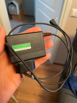 Psp laturi virtalähde