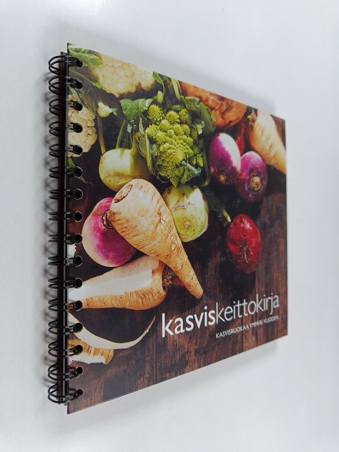 Kasviskeittokirja : kasvisruokaa ympäri vuoden