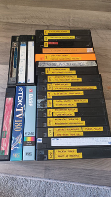 Itsenauhoitettuja VHS-kasetteja (22 kpl)