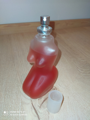 Catsuit hajuvesipullo100ml koristeeksi(tuoksu ei enään hyvä)