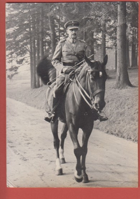 Mannerheim ratsastaa mv