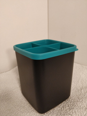 TUPPERWAREN KEITTIÖN TYÖVÄLINEASTIA