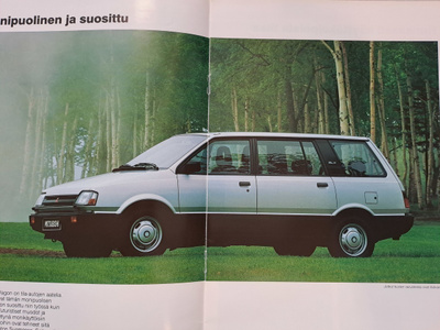Mitsubishi Space Wagon -esite, 1988