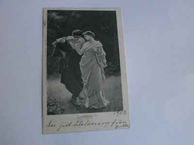 Nainen tarjoaa miehelle ruusua, nuoruuden kevät, p. 1902