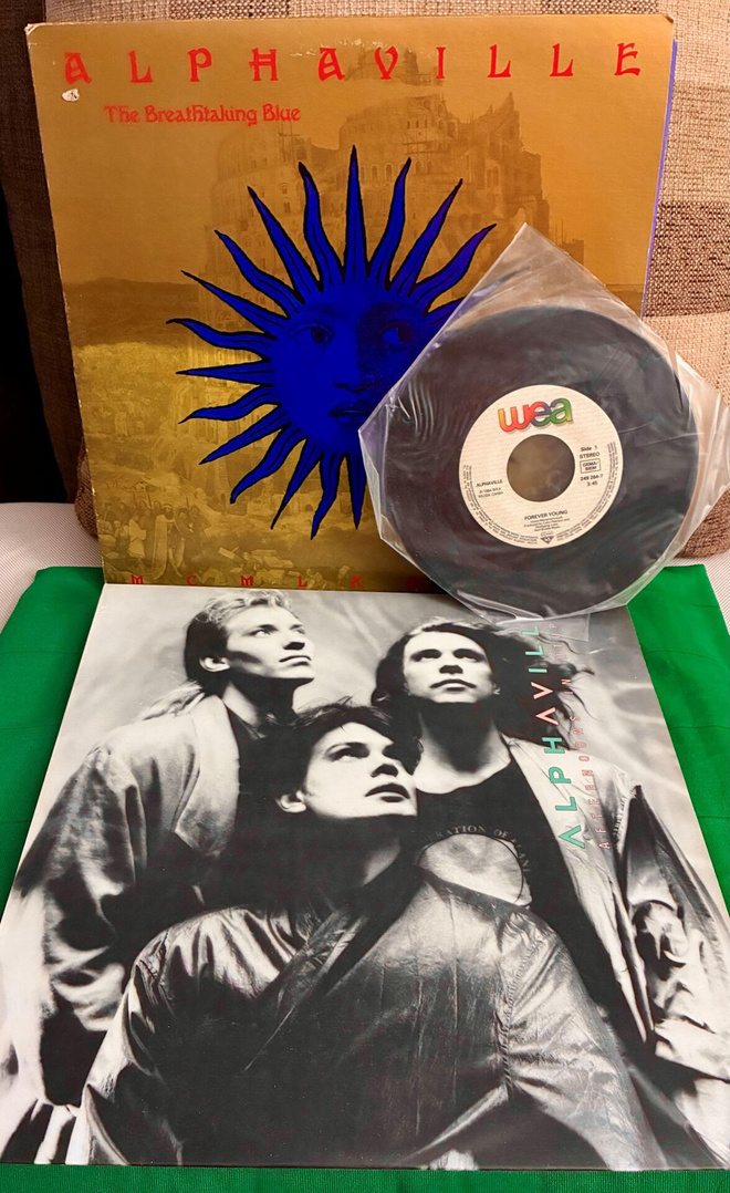 Kolme Aphavillen vinyyliä – 2 LP + 1 sinkku (SYNTH)