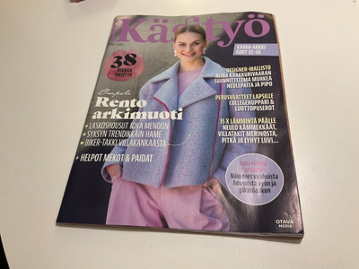 Kotiliesi Käsityö 4/2022, mm. villasukat