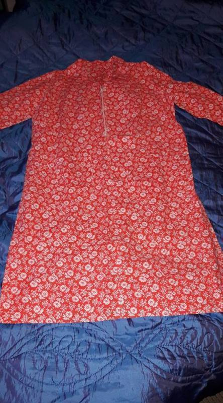 Värikäs retromekko / kotiäiti mekko
