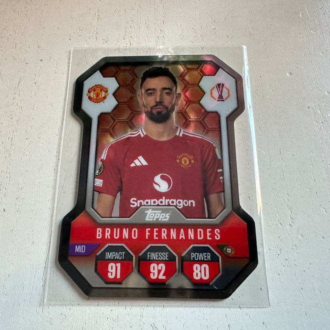 Topps Match Attax 24-25 Chrome Shield Bruno Fernandes