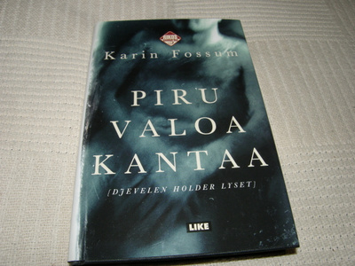 Karin Fossum Piru valoa kantaa -sid