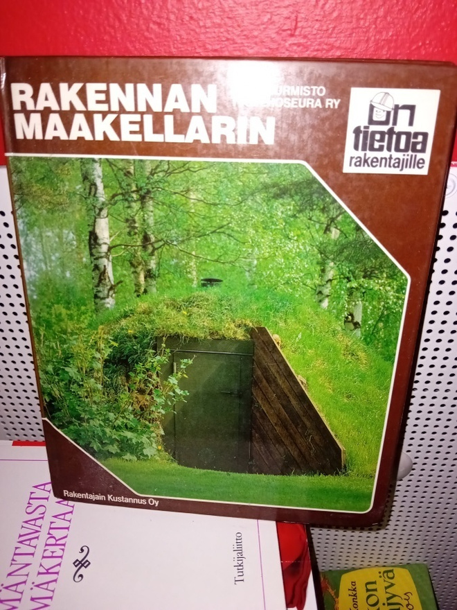 Nurmisto  :  Rakennan maakellarin  ( SIS POSTIKULU  )