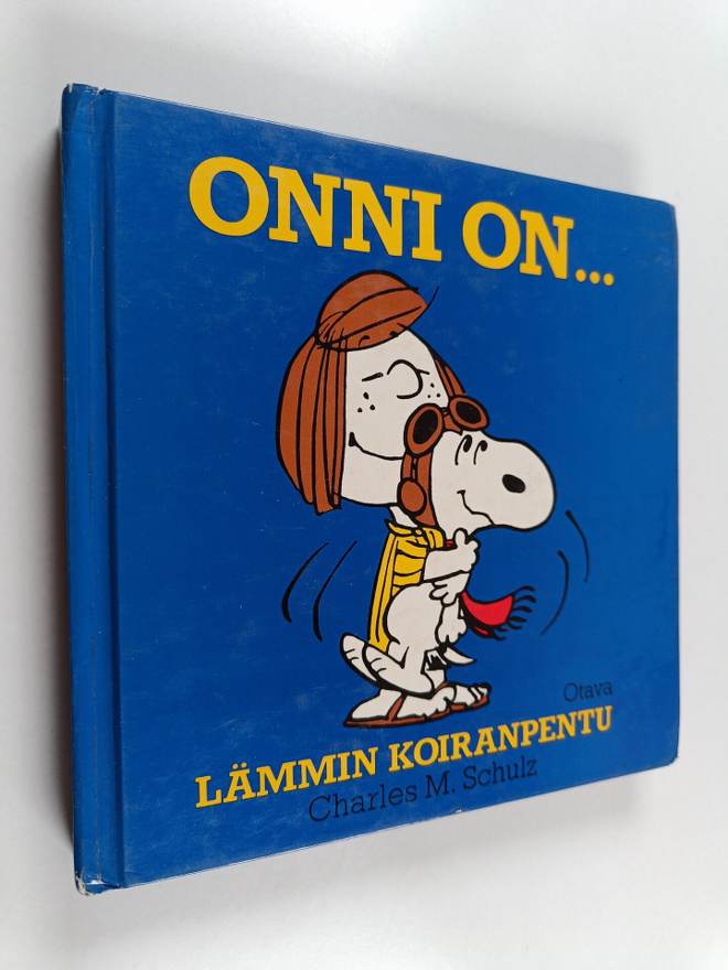 Charles M. Schulz : Onni on lämmin koiranpentu