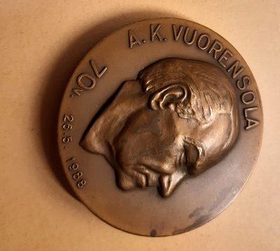 Mitali A.K. Vuorensola  Mannerheimristin ritarino. 63
