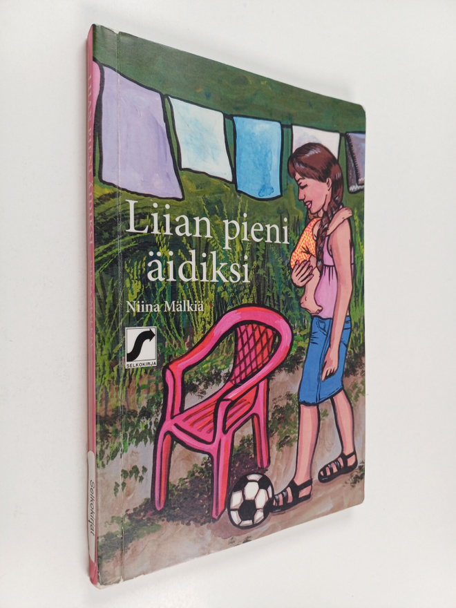 Niina Mälkiä : Liian pieni äidiksi