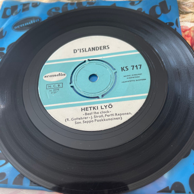 D’ ISLANDERS : Hetki lyö * On turha oveen….*FIN 1967