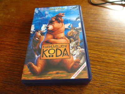 vanha vhs kasetti karhuveljeni koda