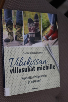 Sarita Kotkavalkama : Vilukissan villasukat miehille (k.p.)