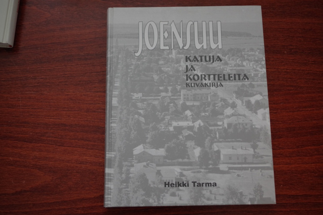 Heikki Tarma: Joensuu katuja ja kortteleita (2011)
