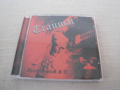 Traumat Asenne on a & o cd soittamaton