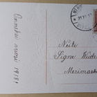 Äiti ja tytär, sylissä leluja, kukkia, lahjoja, p. 1917 - pikkukuva 2