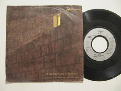 Mike Oldfield And Roger Chapman Shadow On The Wall 7" sinkku