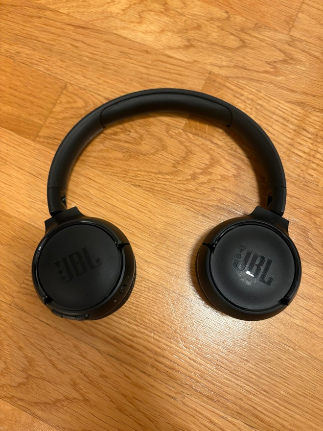 JBL Tune 510BT langattomat on-ear kuulokkeet (musta)