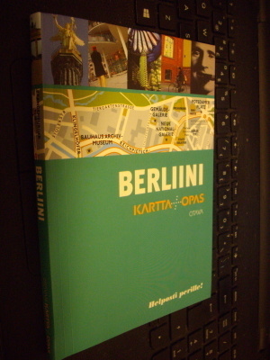 Kartta + opas BERLIINI (2 p. 2006) Sis.postikulut