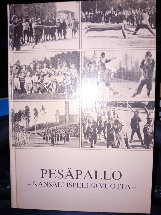 Laitinen  : Kansallispeli Pesäpallo 60 vuotta ( SIS POSTIKUL