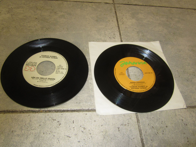 TUOMARI NURMIO - 2 SINGLEÄ . LRS 2258 &JHX 001
