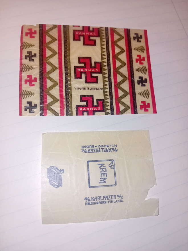 2 kpl vanha karamellipaperi ( SIS POSTIKULU )