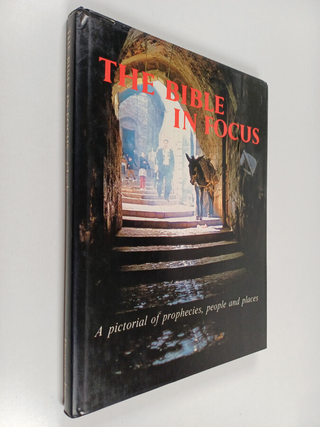 Clem Clack : The Bible in Focus - A Pictorial of People, ...