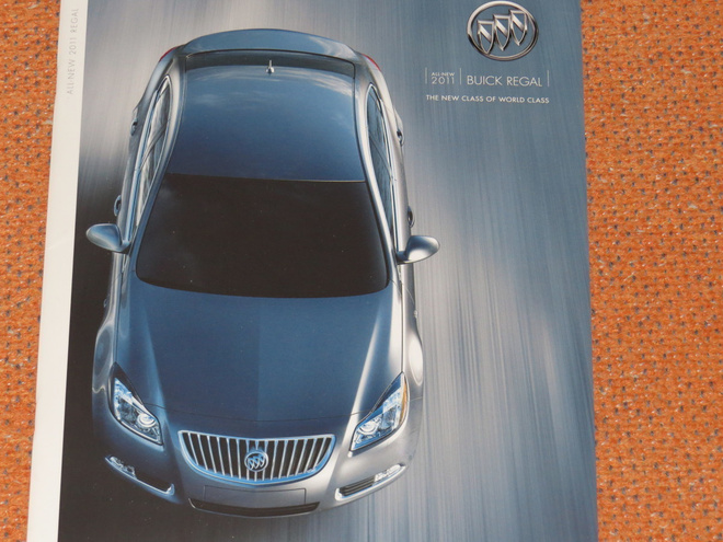 2011 Buick Regal esite - KUIN UUSI - 28 sivua