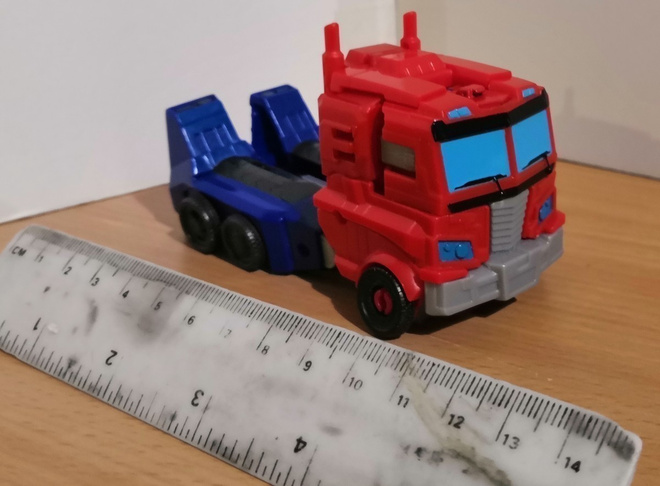 Cyberverse Optimus Prime ja kirves