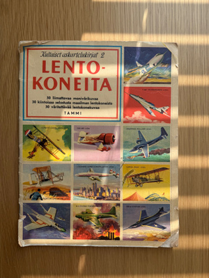 Kultaiset askartelukirjat 2 ”Lentokoneita” toinen painos