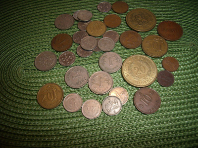 Suomalaisia kolikoita 1900 luvulta.