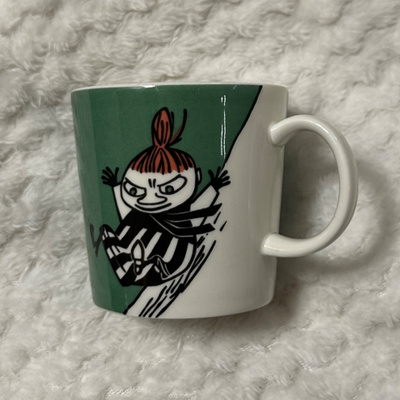 Pikku Myy liukumäessä (1999)