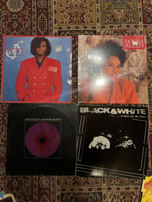 12” Maxi singlejä 29 kpl. rap, pop, rock, disco ym.